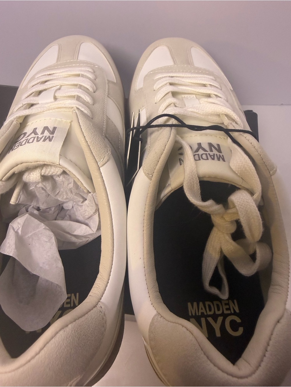Steve Madden Men's Cream & Gum Low-Top Sneakers - Picture 3 of 7